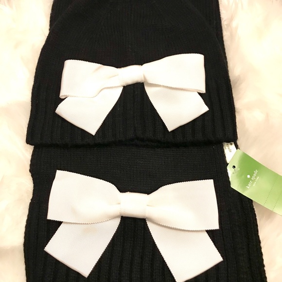 ♠️Kate Spade Muffler/Hat with Grosgrain Bow Set♠️ - Picture 2 of 3